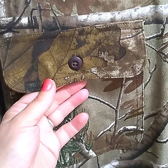 Cabela's Realtree Camo Button Down Shirt. Size Medium NWT - Picture 5 of 11